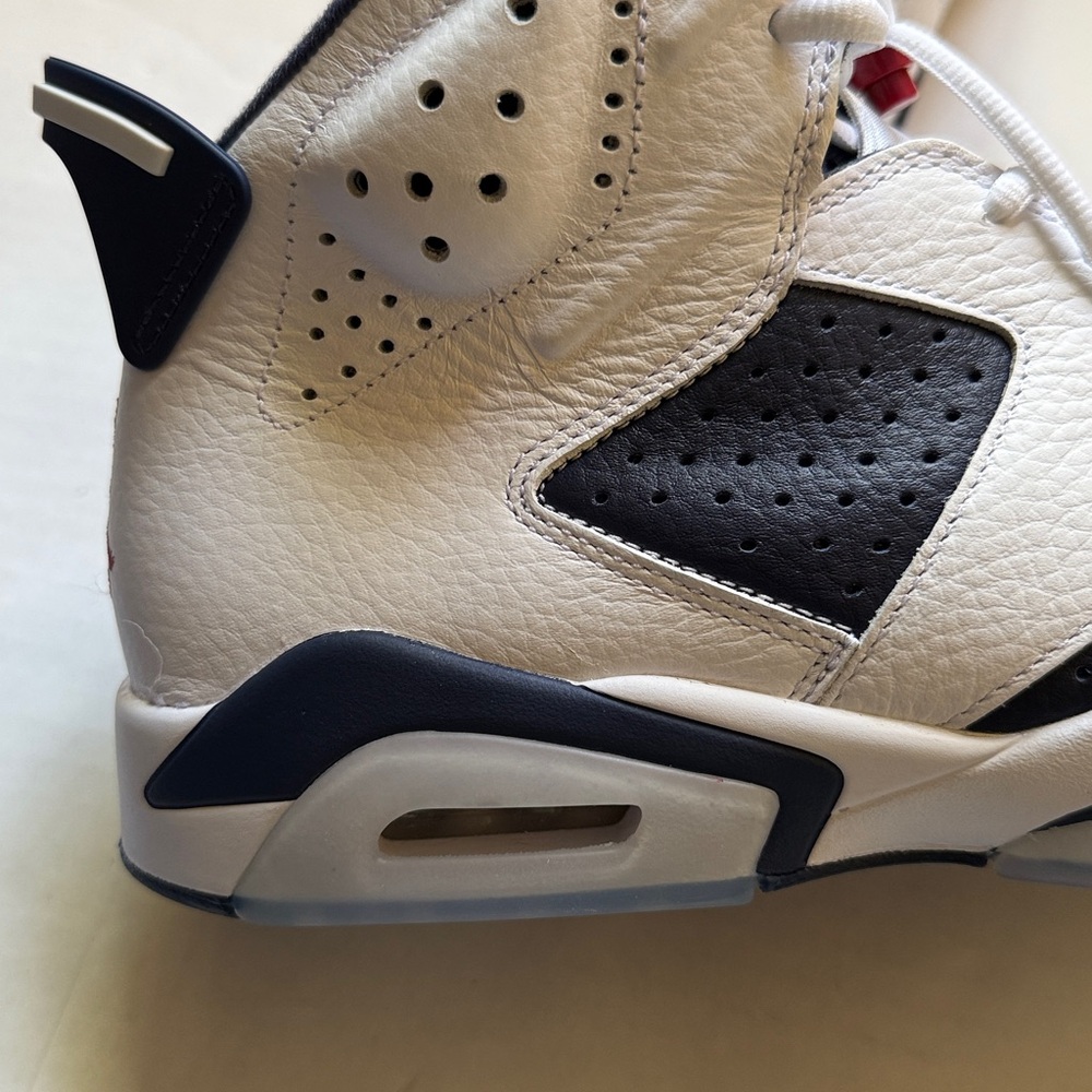 Air Jordan 6 Retro/AUTHENTIC 

Men size 10.5

Blue, White and Red - Picture 12 of 14